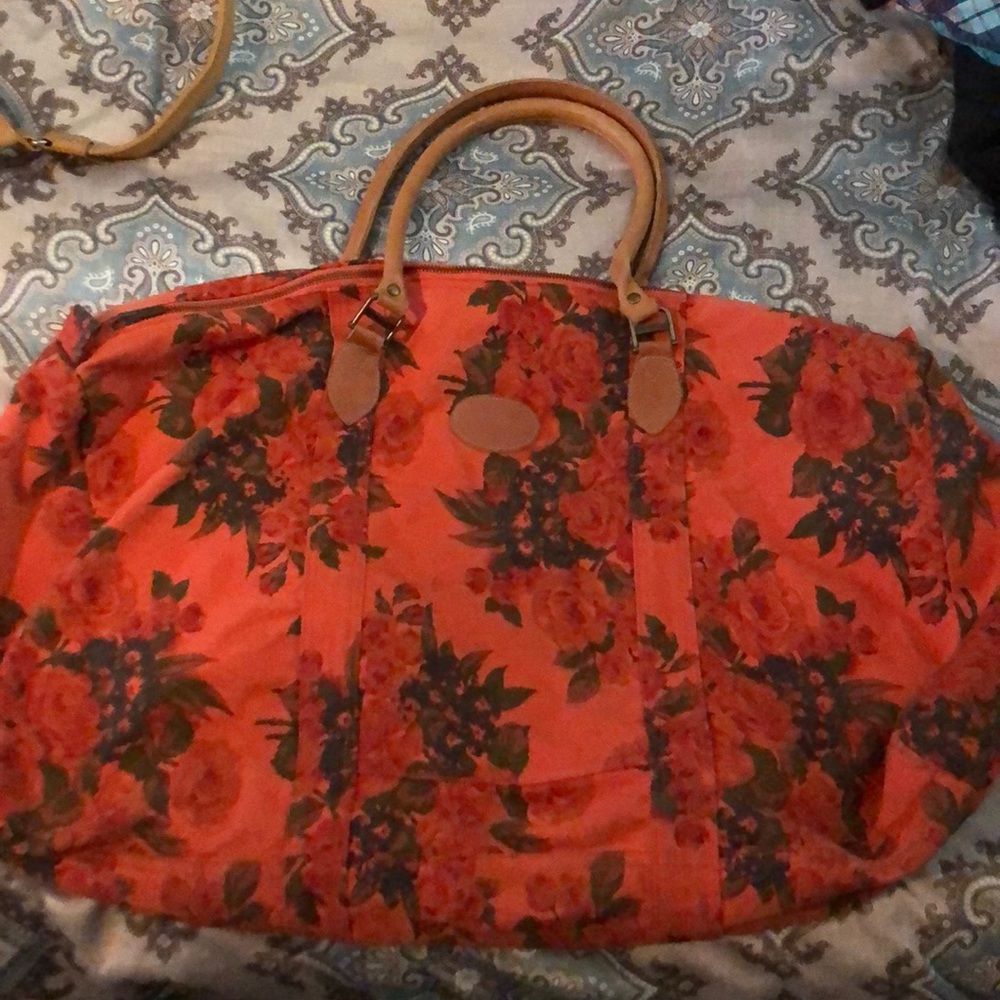 2 Purses - Picture 2 of 7
